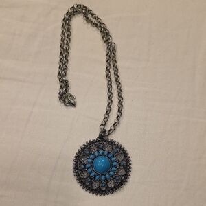 Elegant Silver and Blue Pendant Necklace